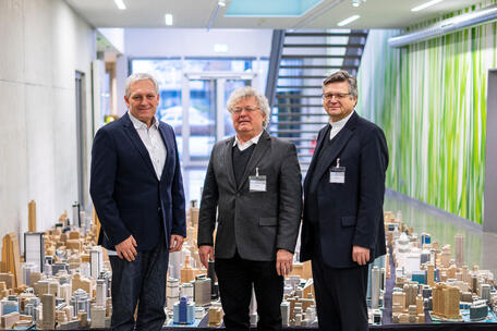 Karl Ebnet, Stefan Strauß (Geschäftsführender Vorstand), Dekan Karlhermann Schötz