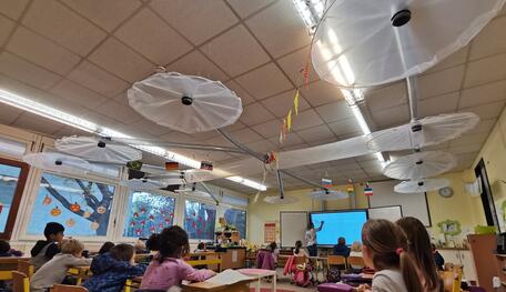 Unterricht in der Brunnenschule in Mainz. Die Schule ist eine der ersten, die das Abluftsystem nutzt. © Elena Klimach 
